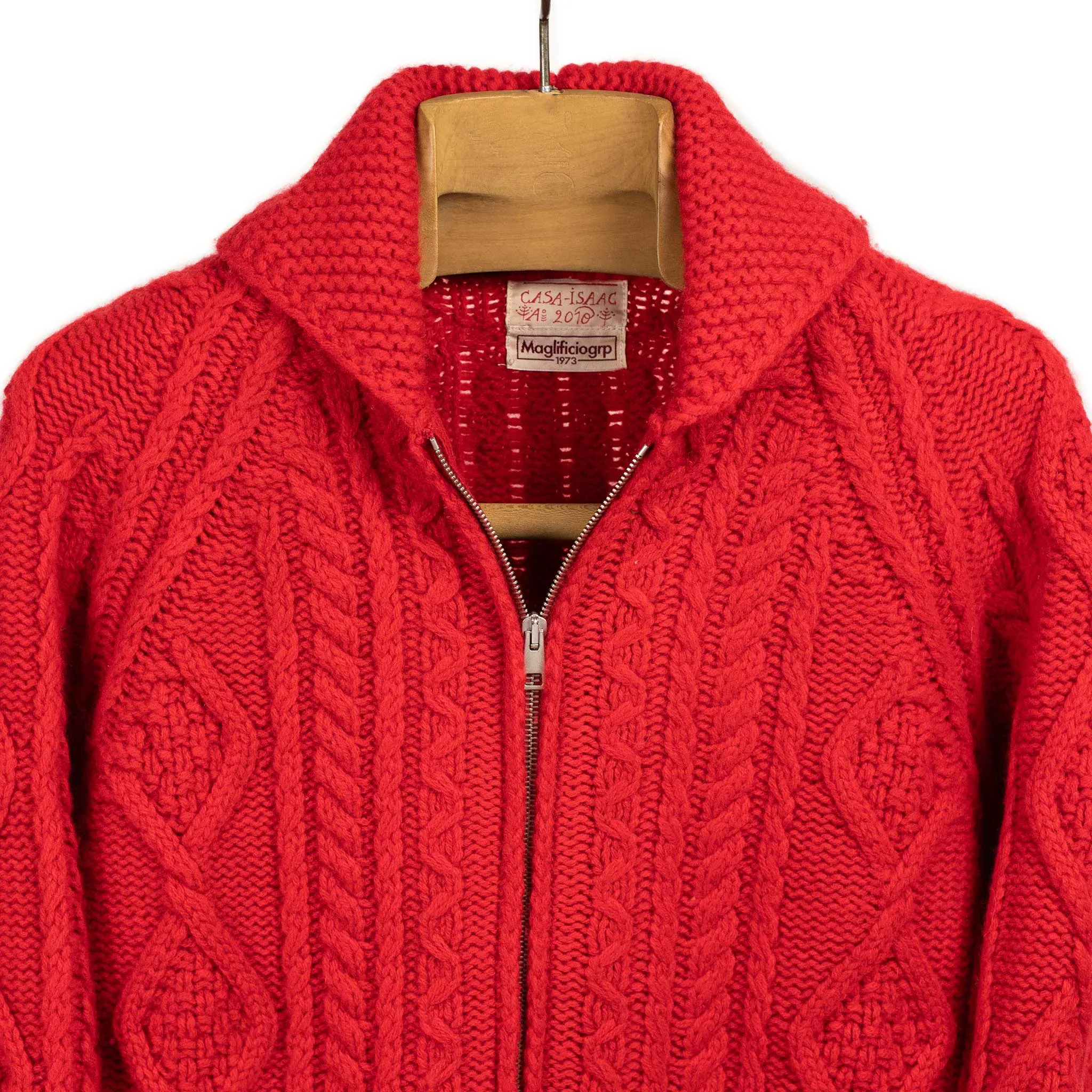 Cabled zip jacket in red wool and cashmere