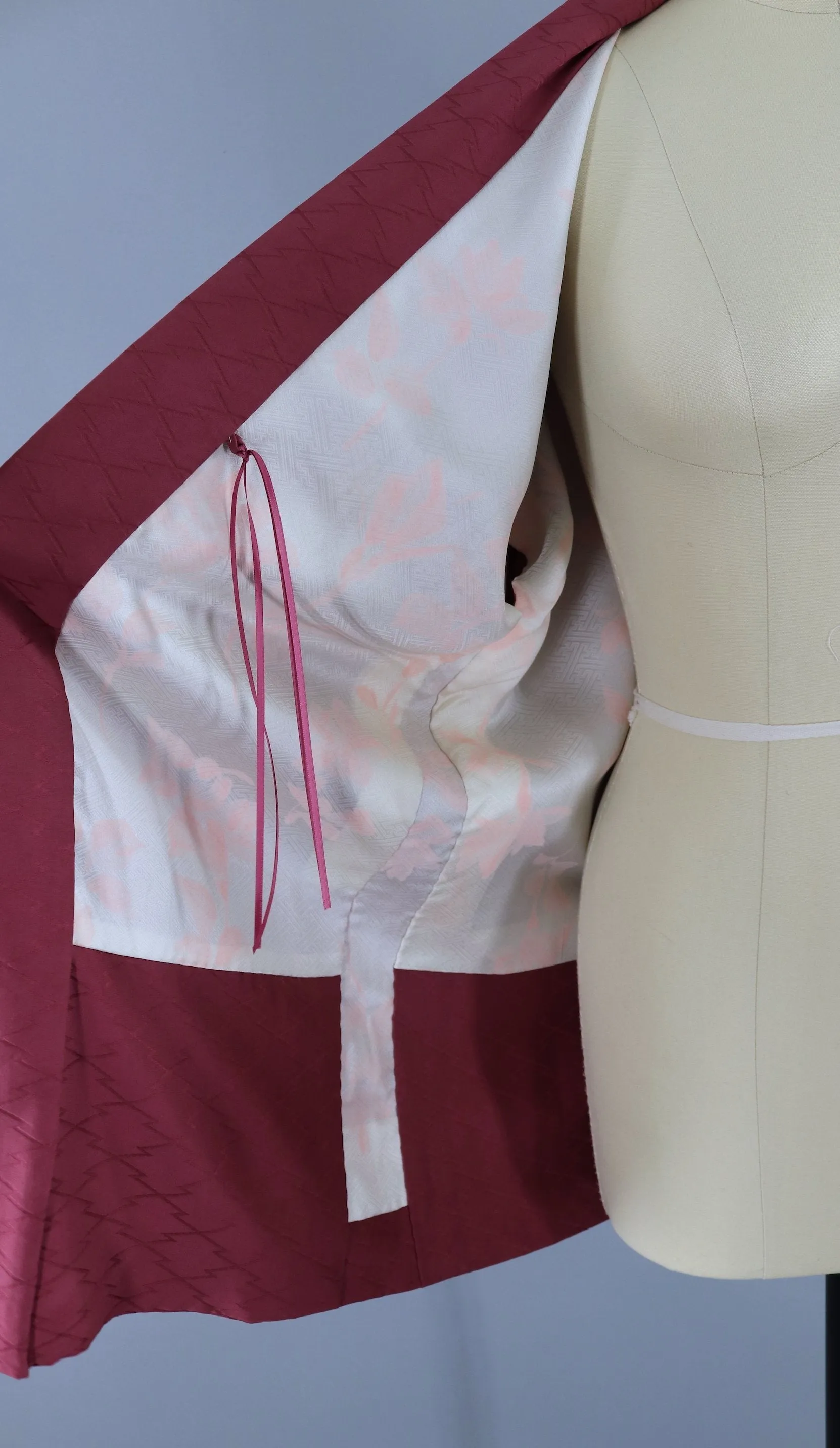 Vintage 1950s Silk Haori Kimono Cardigan Jacket / Mauve Pink Shibori Leaves